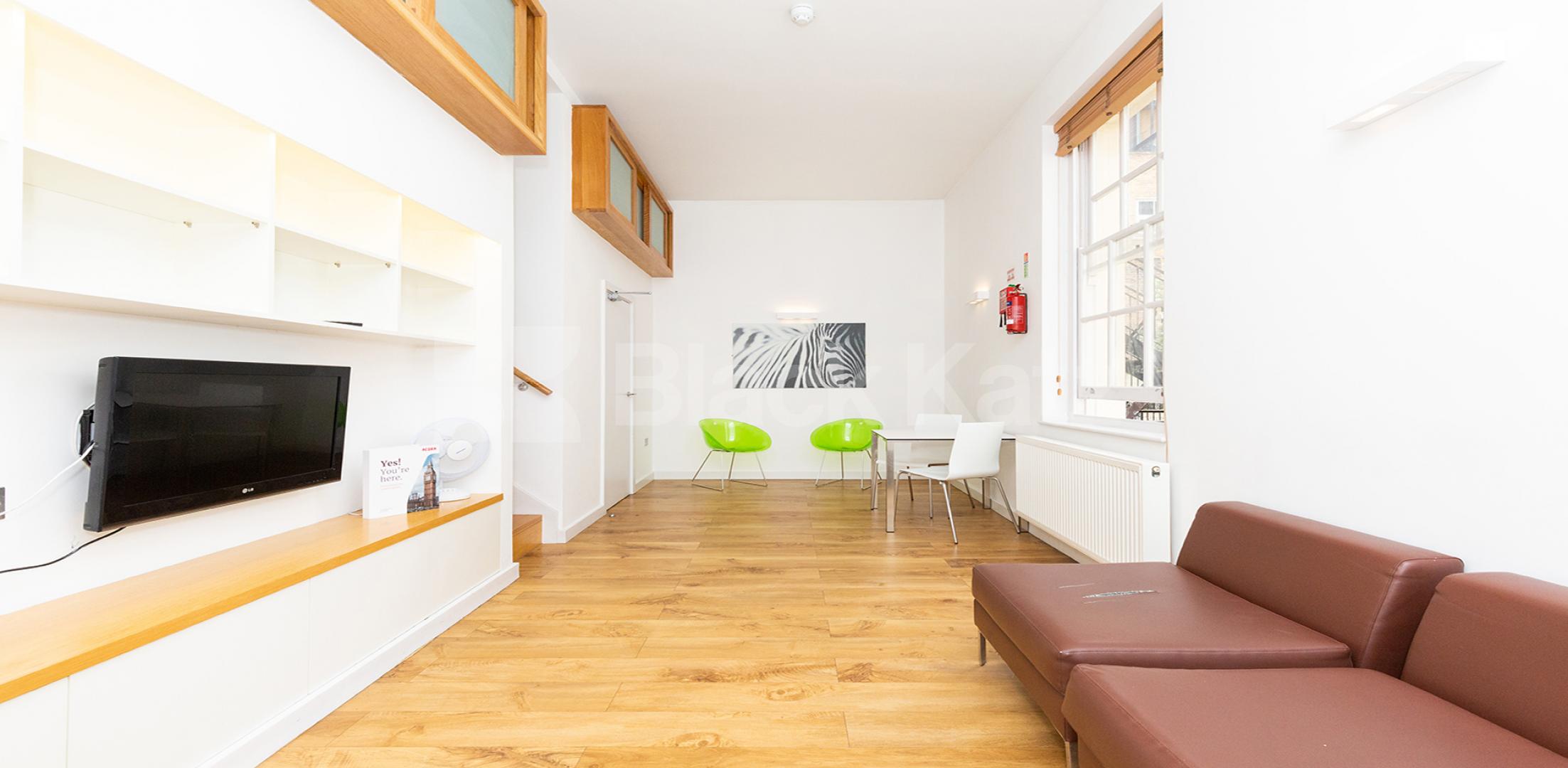 			MINS TO UCL, SOAS & LSE, 2 Bedroom, 1 bath, 1 reception Flat			 Byng Place, RUSSELL SQUARE